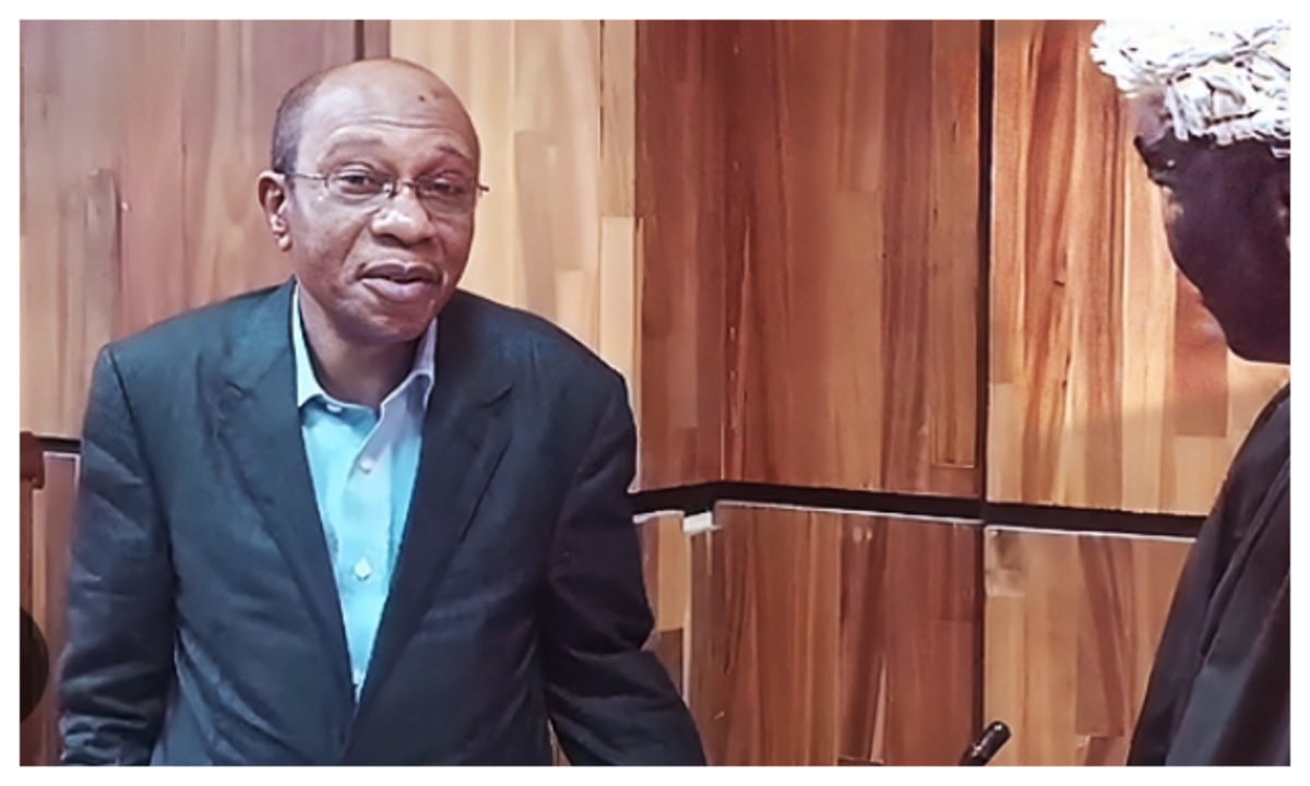 Emefiele in court.jpg