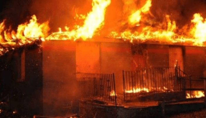 Fire razes building.png