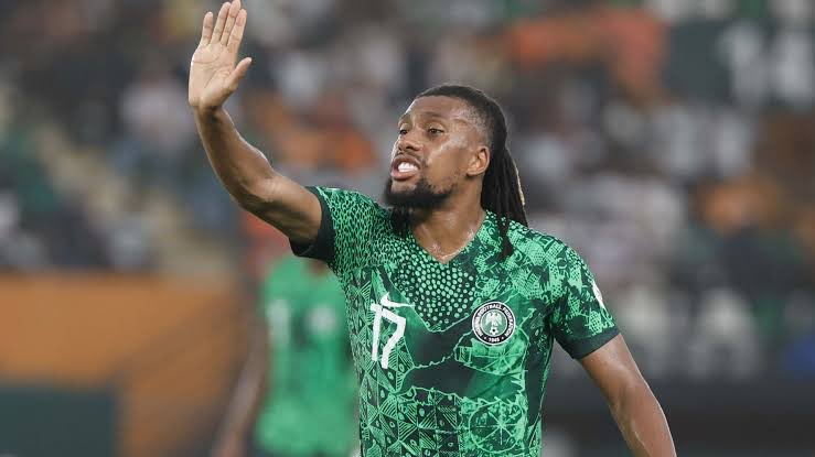 Iwobi eagles stop gesture.jpg