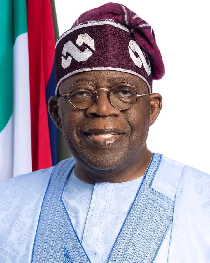 Tinubu bola.jpg