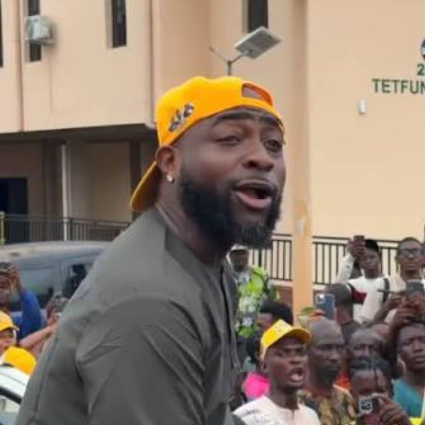 Davido during osun election campaign.jpg