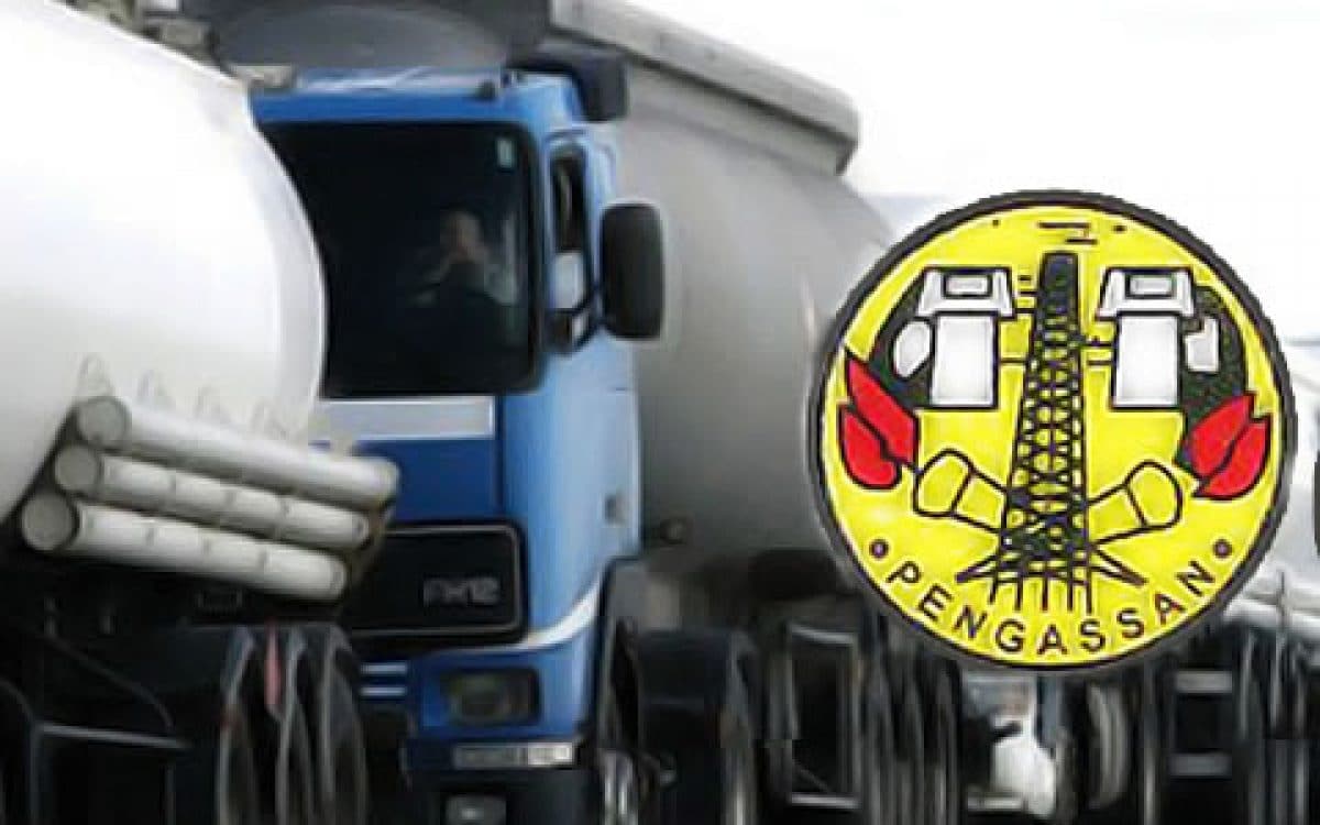 Increase local refining capacity before removing subsidy PENGASSAN warns Buhari 1200x750 1.jpg